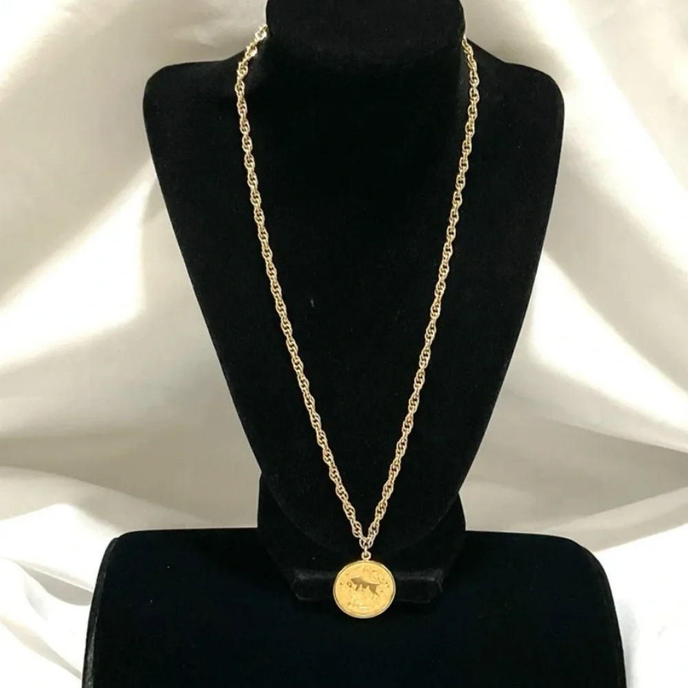 Sarah Coventry Taurus Zodiac Pendant/Necklace - Picture 3 of 6